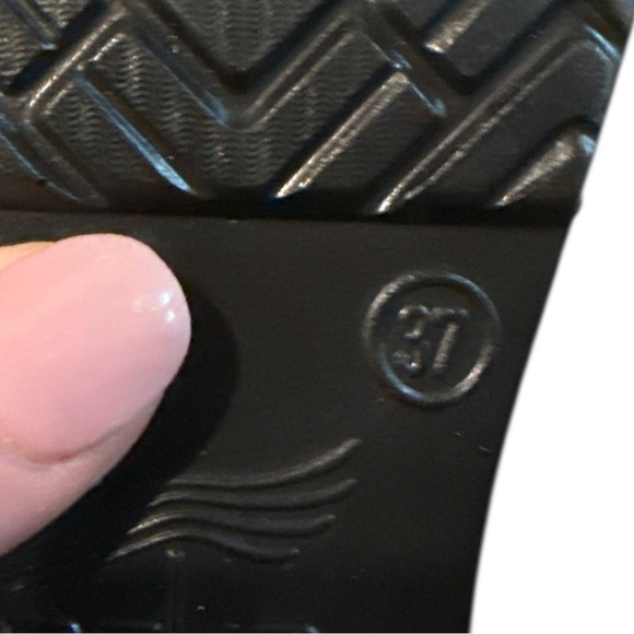 Like New - Dansko Professional Brown Clog - size 6.5-7 - Picture 5 of 5